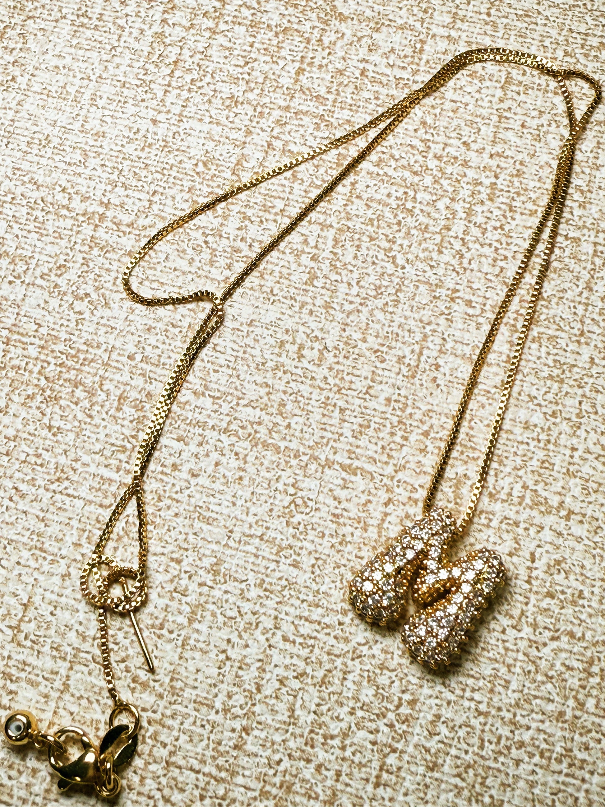 cadena con inicial ajustable