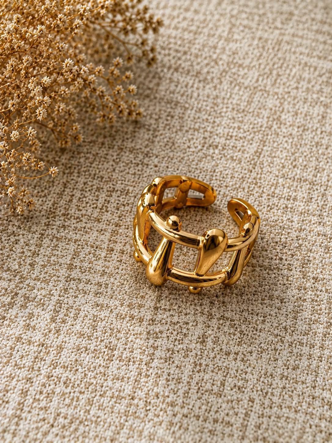 Lionela Ring