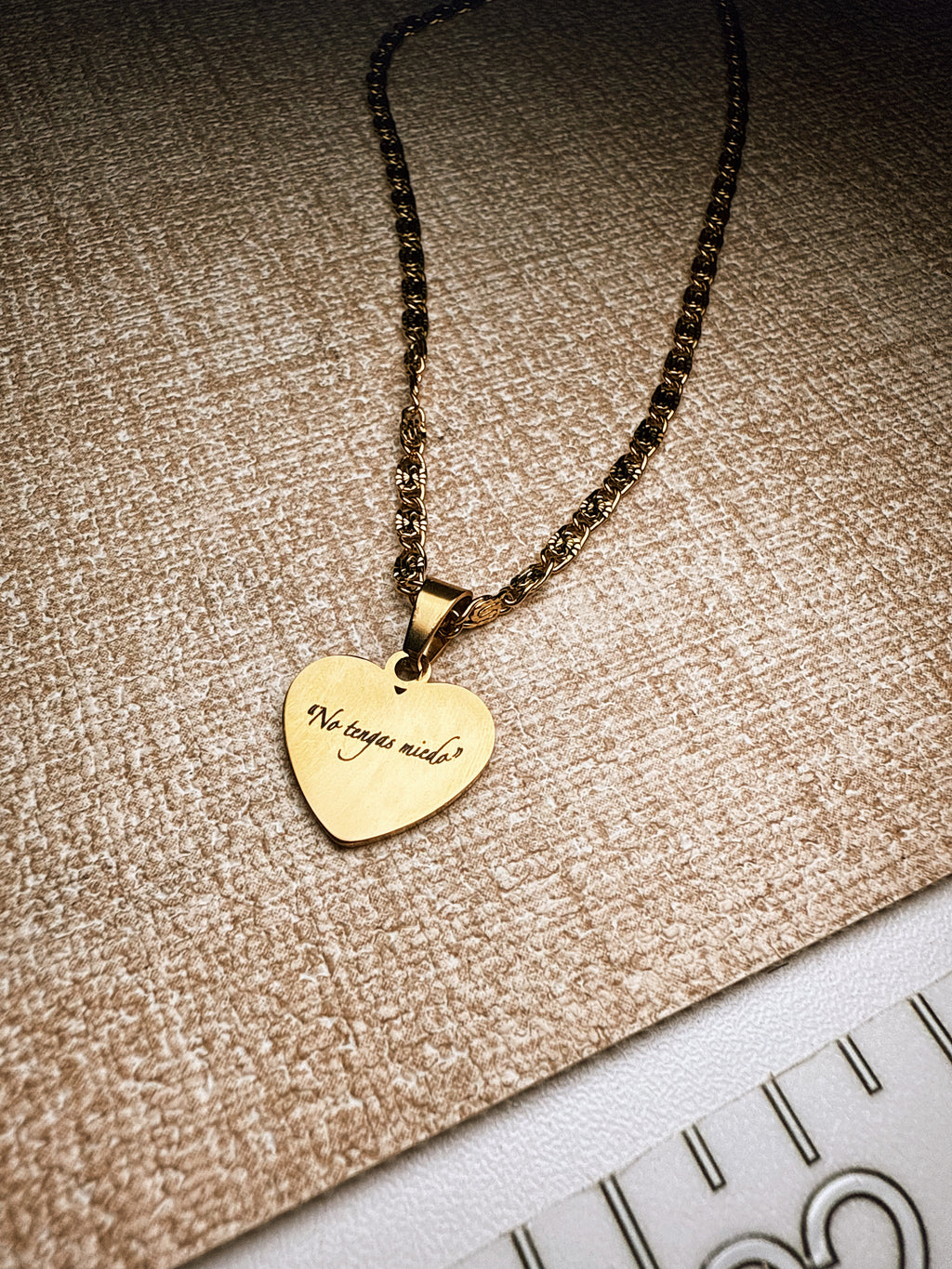 No tengas miedo Necklaces