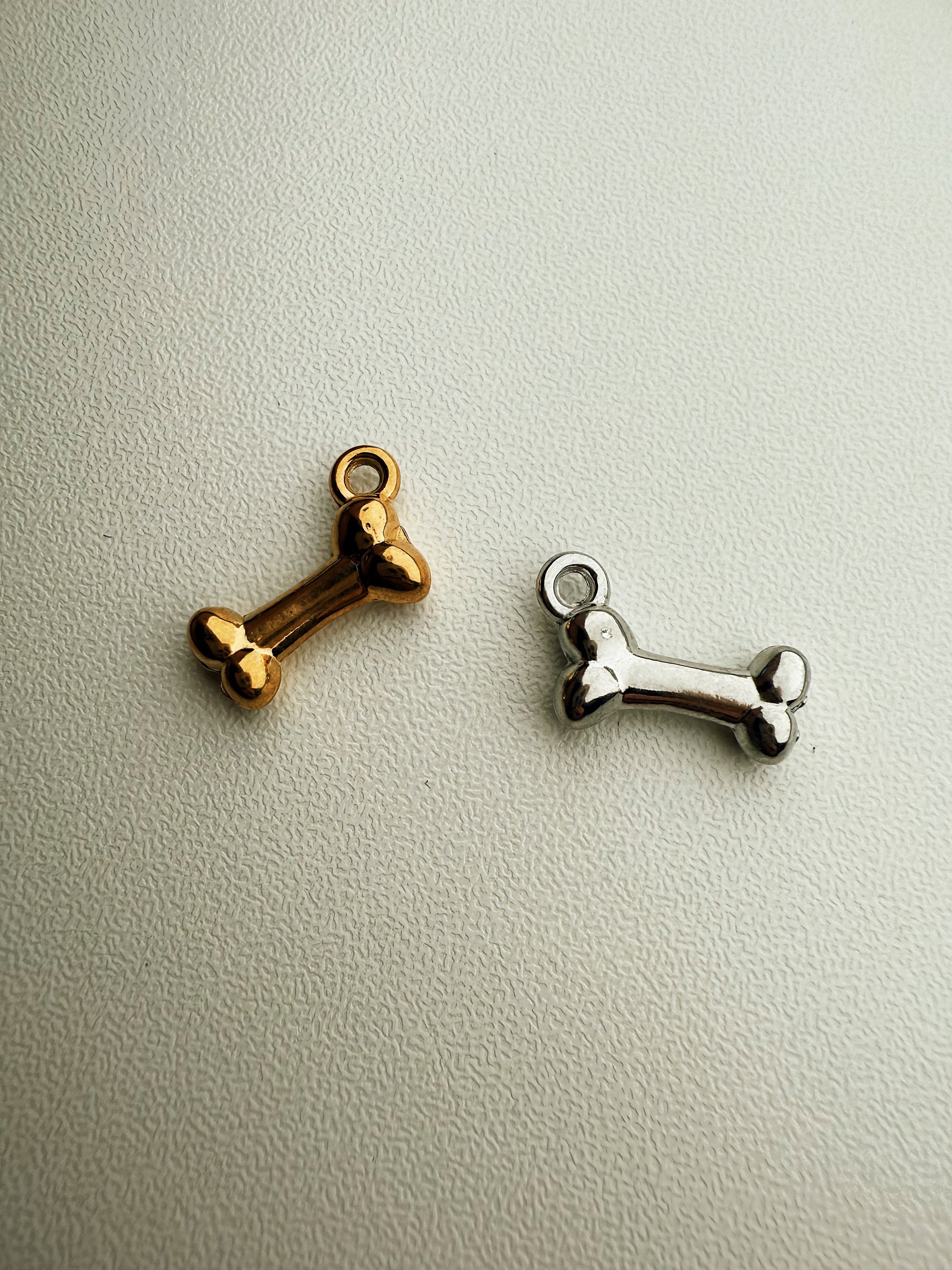Hueso Charms