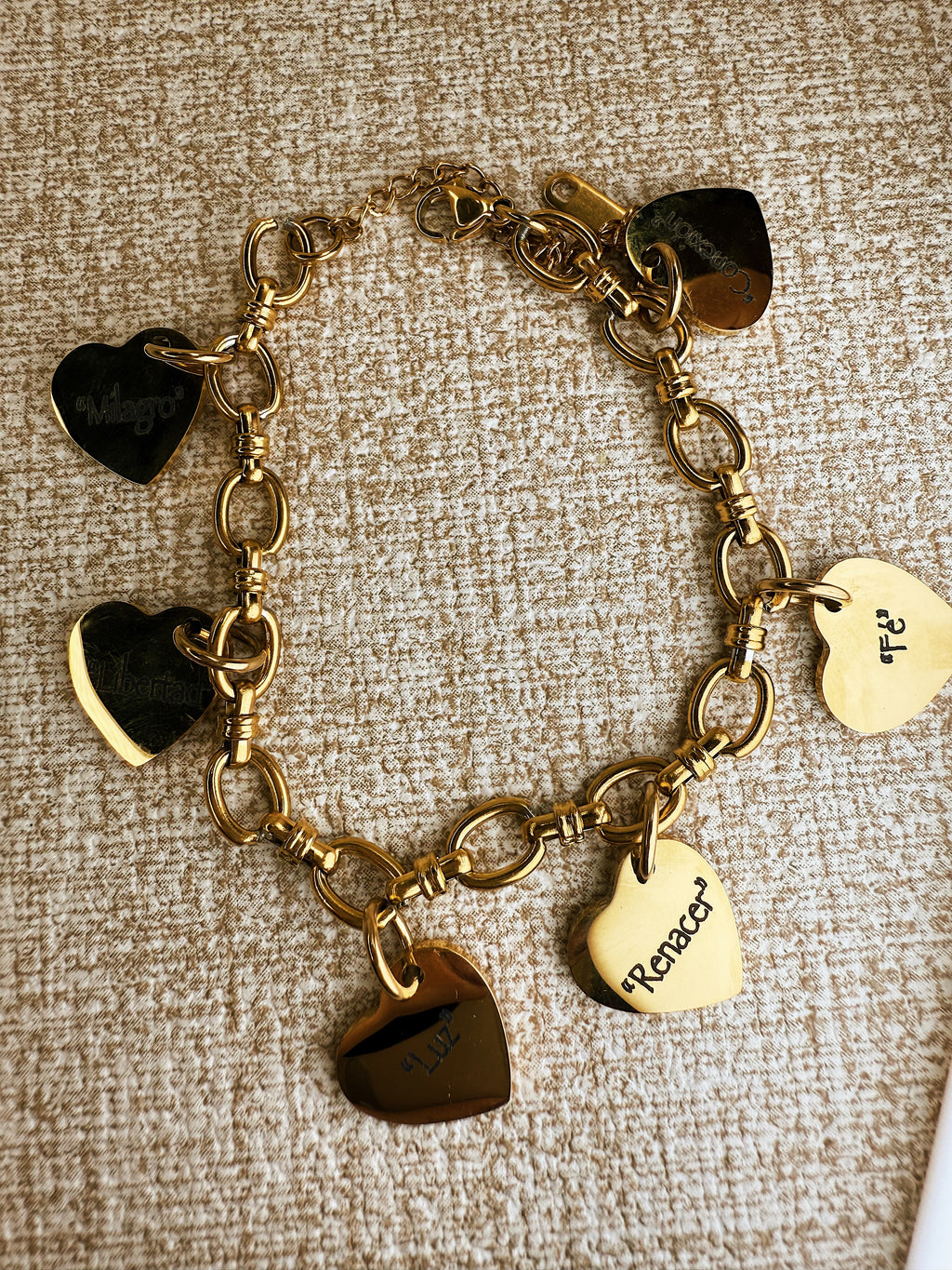 pulsera inspirada la vida de karolg 