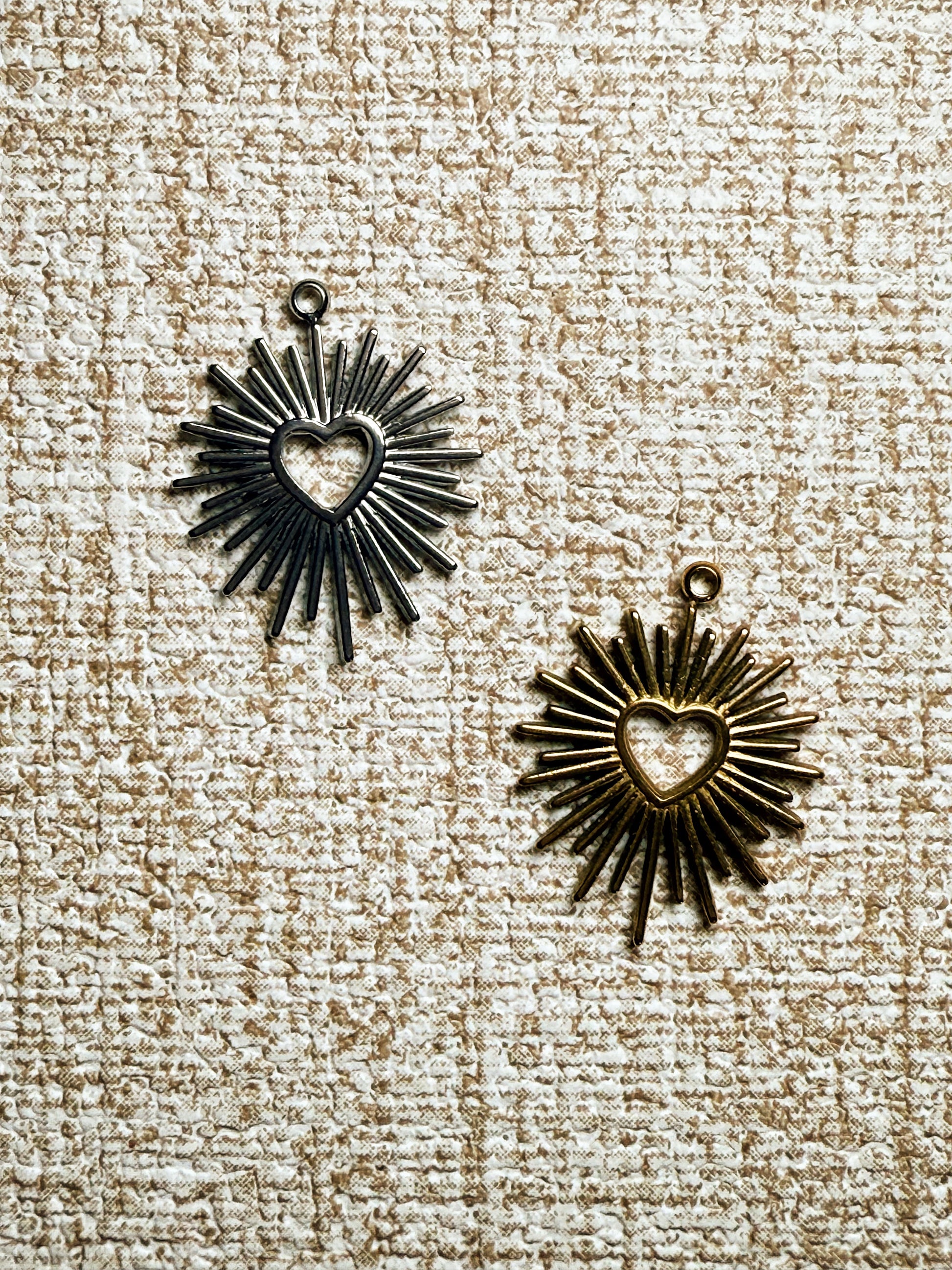 charm de corazón con estrellato 